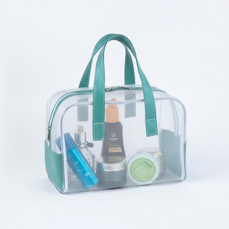 uma bolsa de tela com itens de beleza dentro