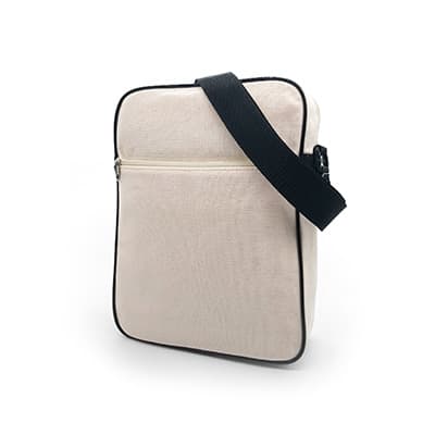 bolsa feita em algodão cru de frente